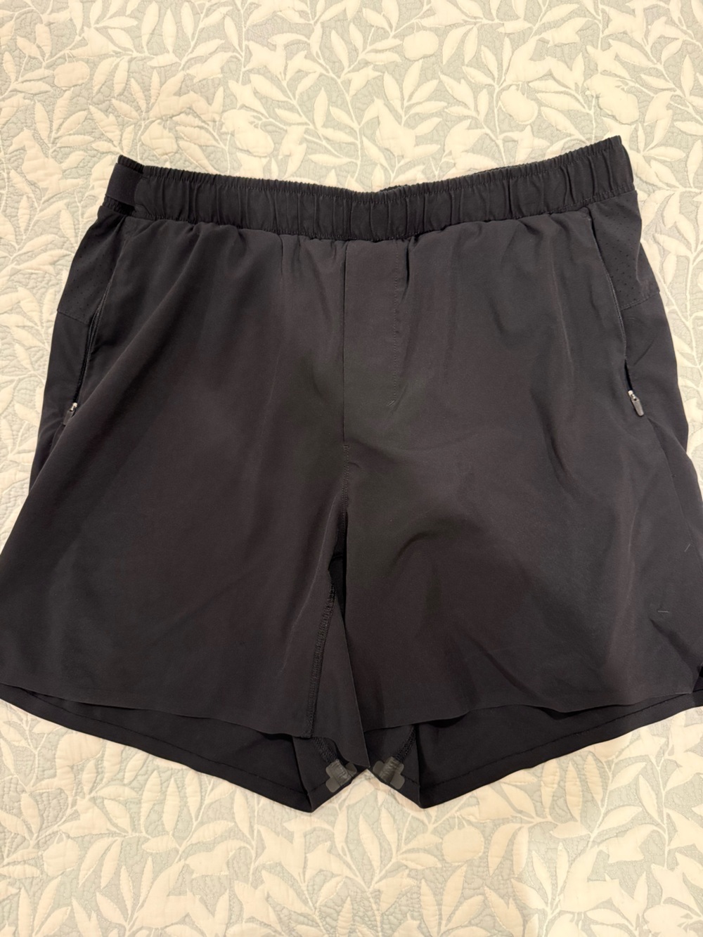 CRZ YOGA Black Men’s Linerless Running Shorts - 6”